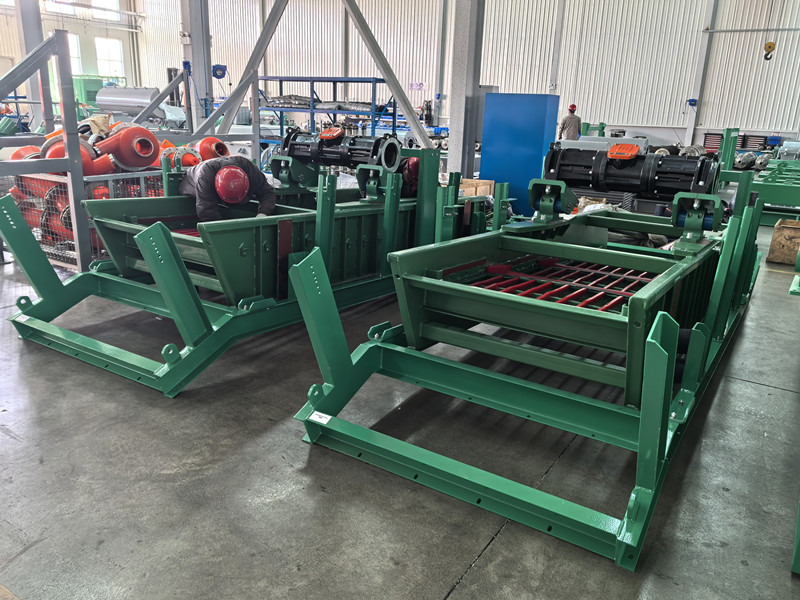 2024.12.07 Silica sand classification vibrating screen.jpg